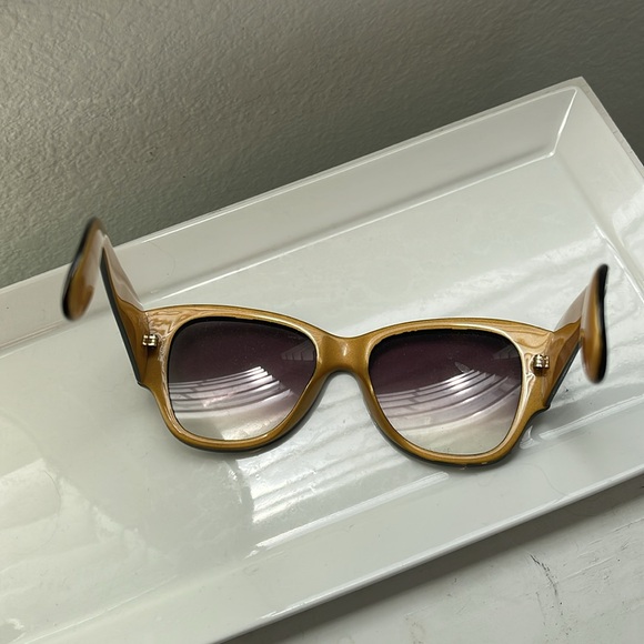 Christian LaCroix Sunglasses
Rate! Vintage - Picture 3 of 6